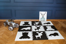 Załaduj obraz do przeglądarki galerii, Mata piankowa Black Arctic Friends